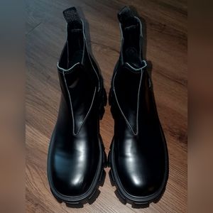 Black Real Leather boots Size 8'5 US womens